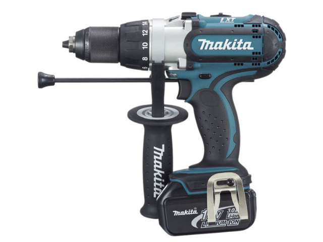 Аккумуляторная ударная дрель-шуруповерт MAKITA DHP 451 RFE в чем.