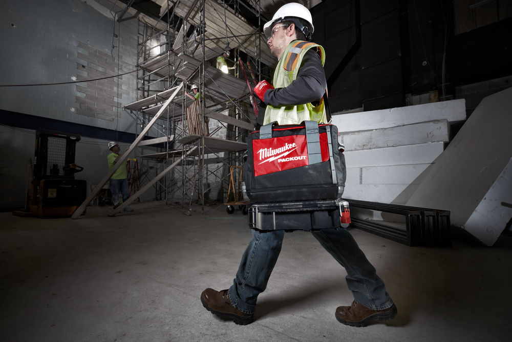 Сумка для инструмента MILWAUKEE PACKOUT закрытая 38 см