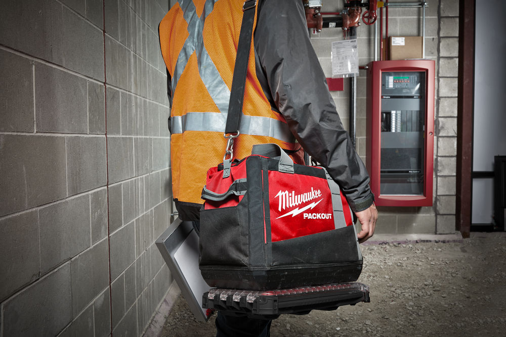 Сумка для инструмента MILWAUKEE PACKOUT закрытая 38 см