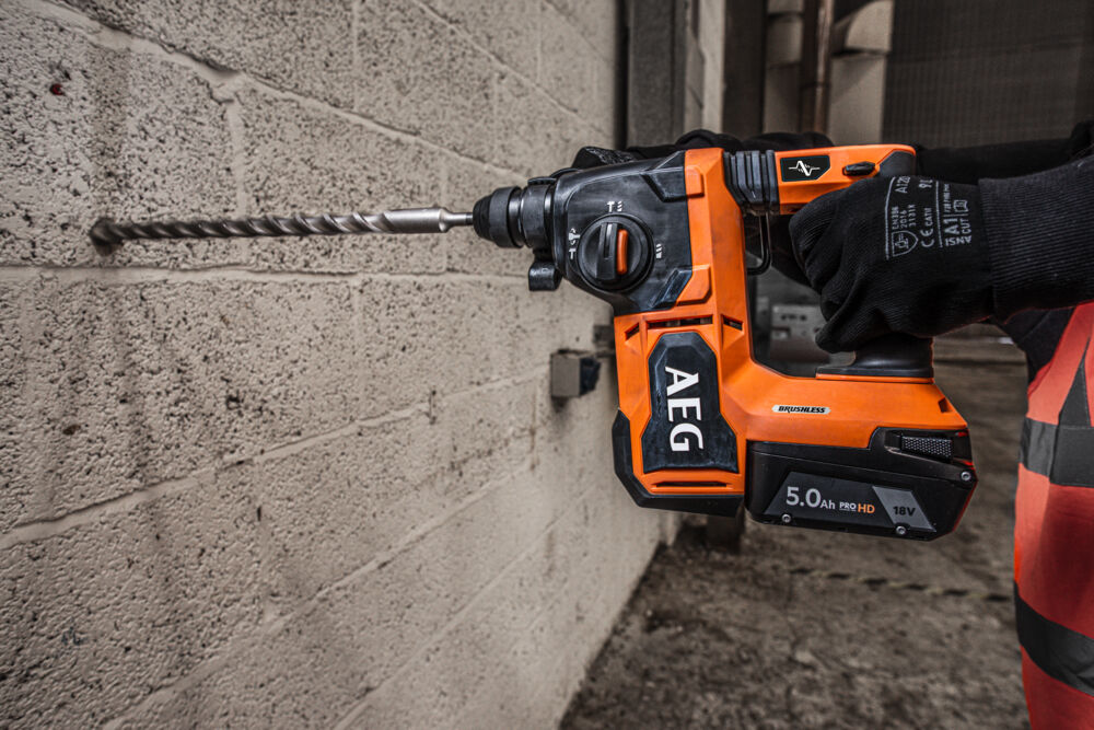 Перфоратор аккумуляторный AEG BBH 18BL2-0 (без АКБ и ЗУ)