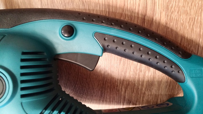 Пила цепная электрическая MAKITA UC 3030 A