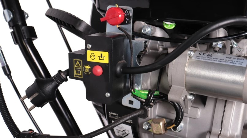 Снегоотбрасыватель CHAMPION ST861E