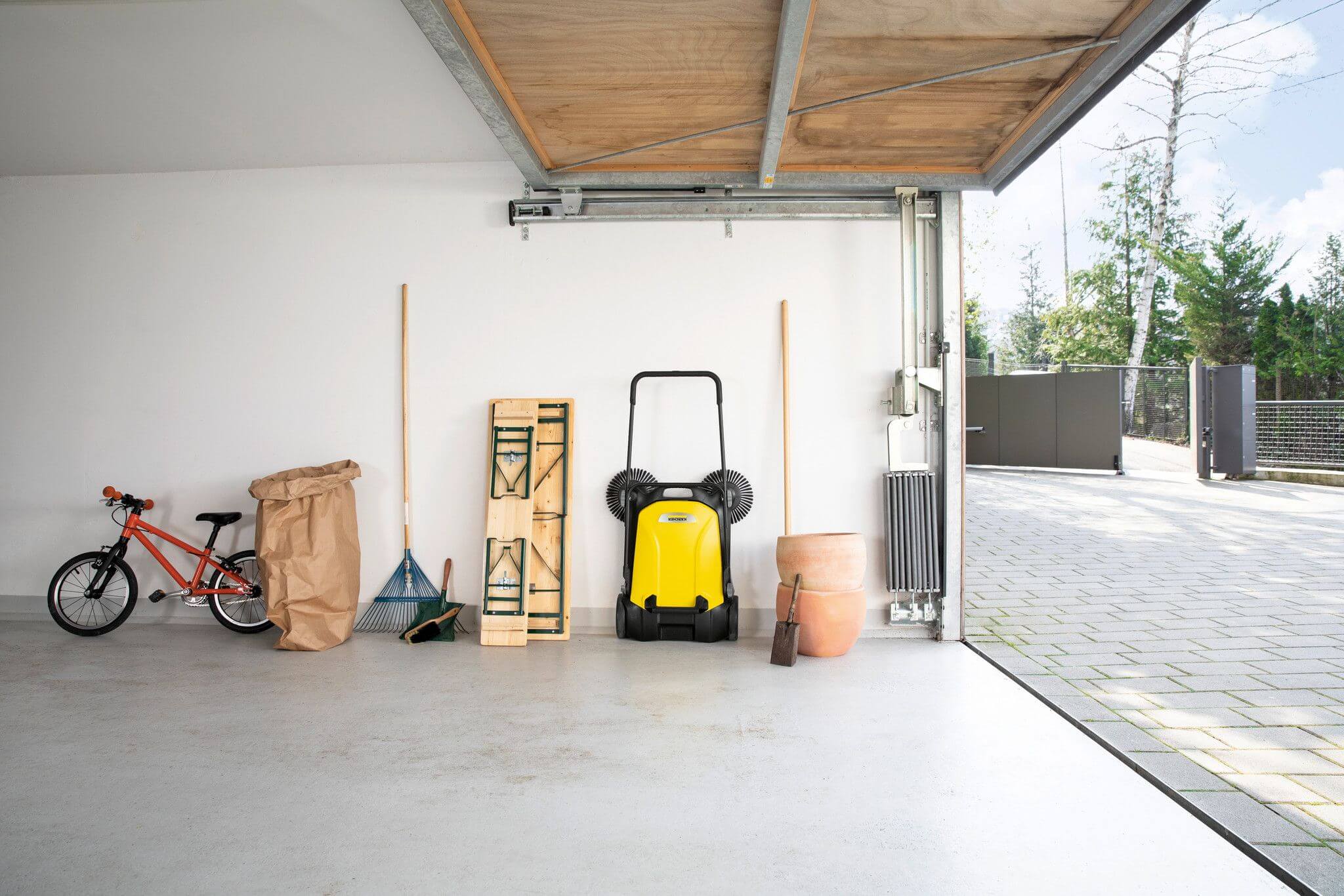 Подметальная машина Karcher S 4 Twin