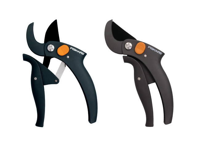 Секатор контактный FISKARS PowerLever с рычажным приводом (111330)