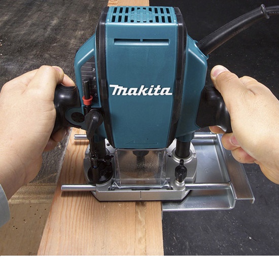 Фрезер ручной Makita RP0900 K