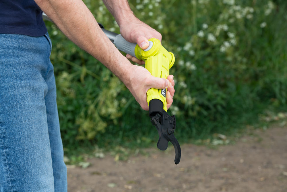 ONE + / Сучкорез RYOBI RY18PLA-0 (без батареи)