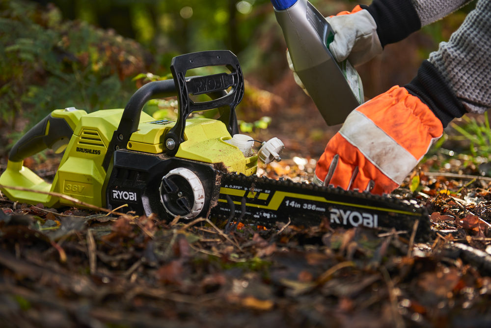 Пила цепная аккумуляторная RYOBI RY36CSX35A-0 (без батареи)