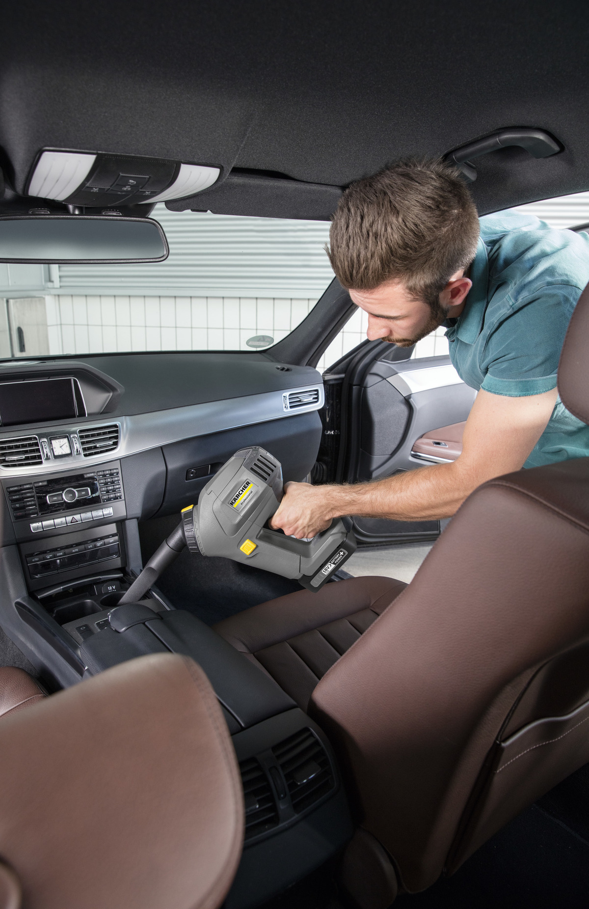 Ручной аккумуляторный пылесос Karcher HV 1/1 Bp Fs