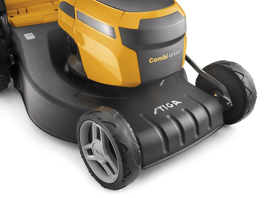 Газонокосилка аккумуляторная самоходная STIGA COMBI 48 S AE + EV (АКБ 5.0 Ah+ЗУ)