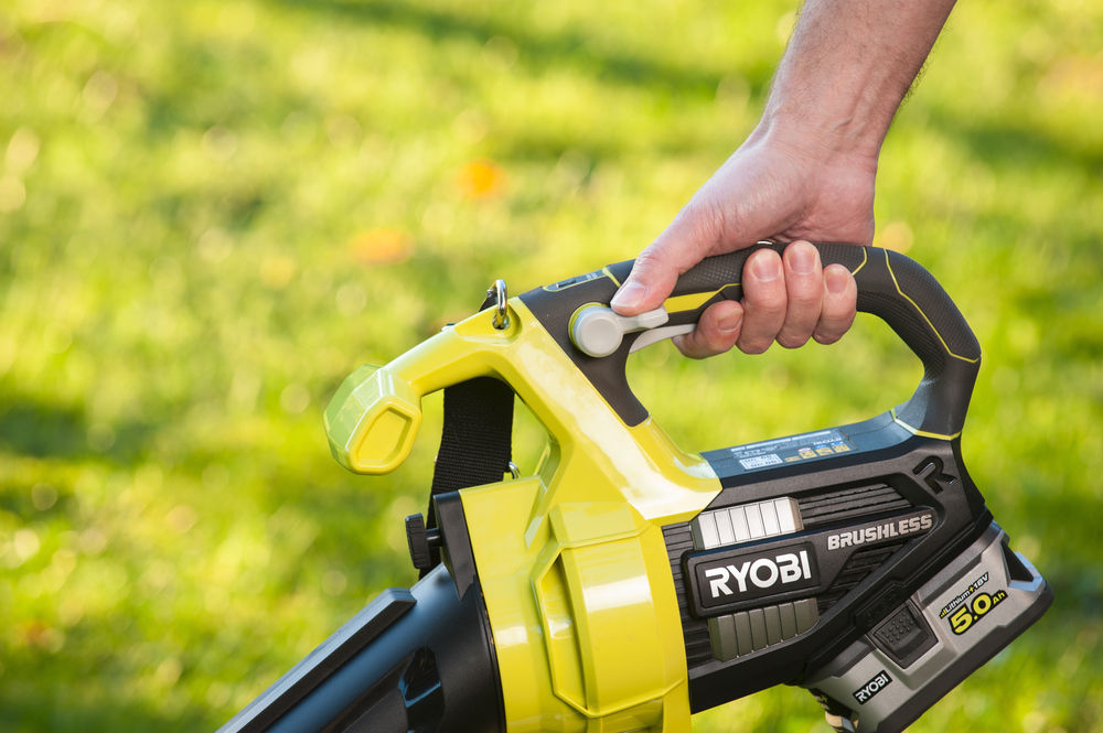 ONE + / Воздуходувка-пылесос бесщеточная RYOBI OBV18 (без АКБ и ЗУ)