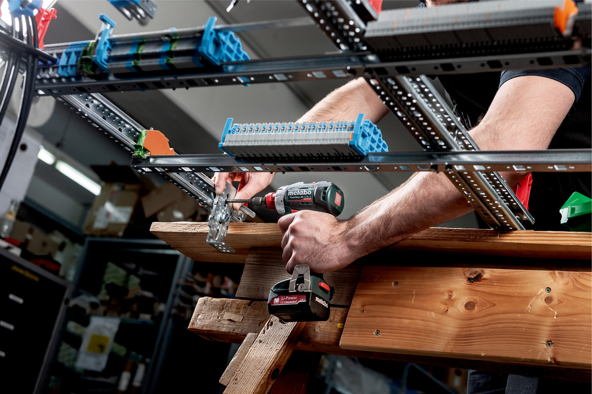 Аккумуляторная ударная дрель-шуруповерт Metabo Powermaxx SB 12 BL