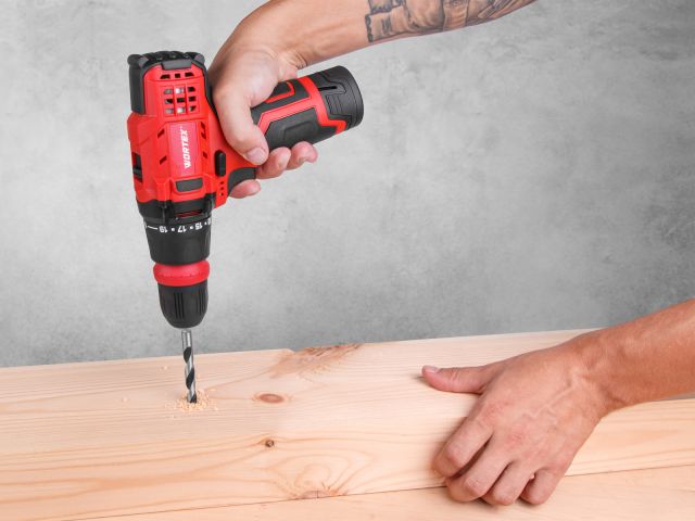 Аккум. дрель-шуруповерт WORTEX BD 1215 LiSET в чем. + 2 насадки