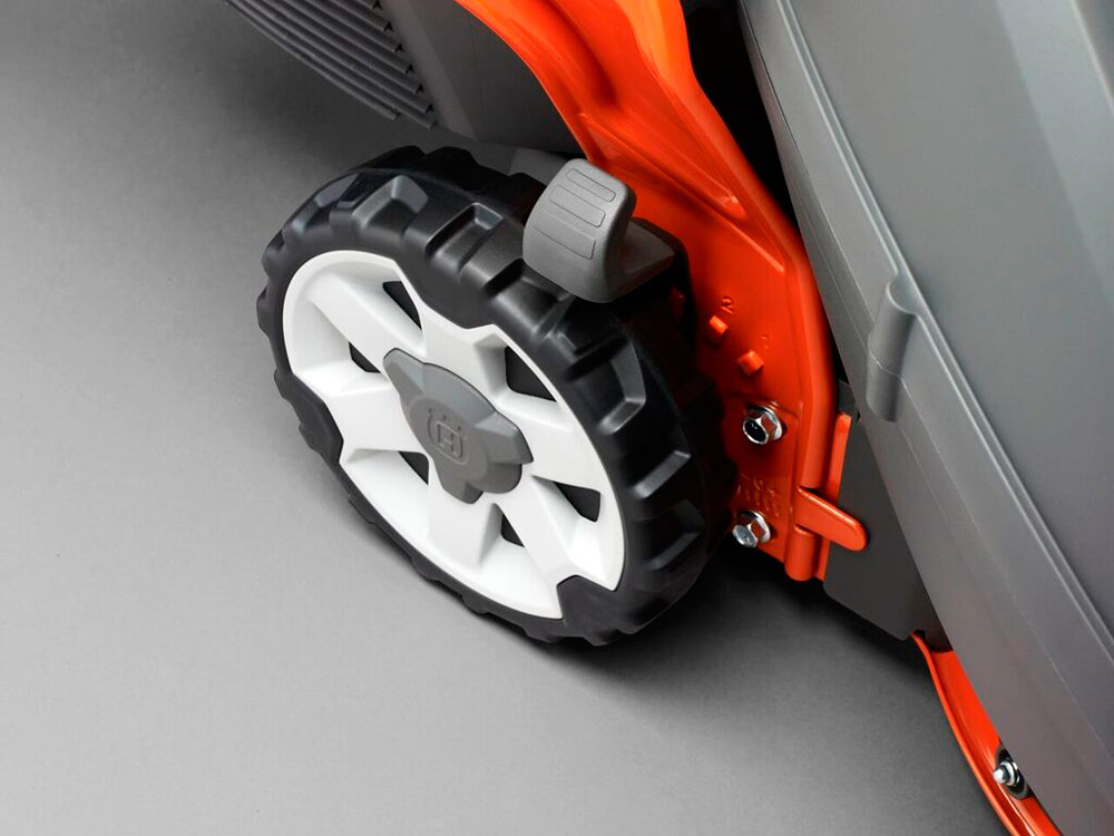 Бензиновая газонокосилка Husqvarna LC 353Vi Classic