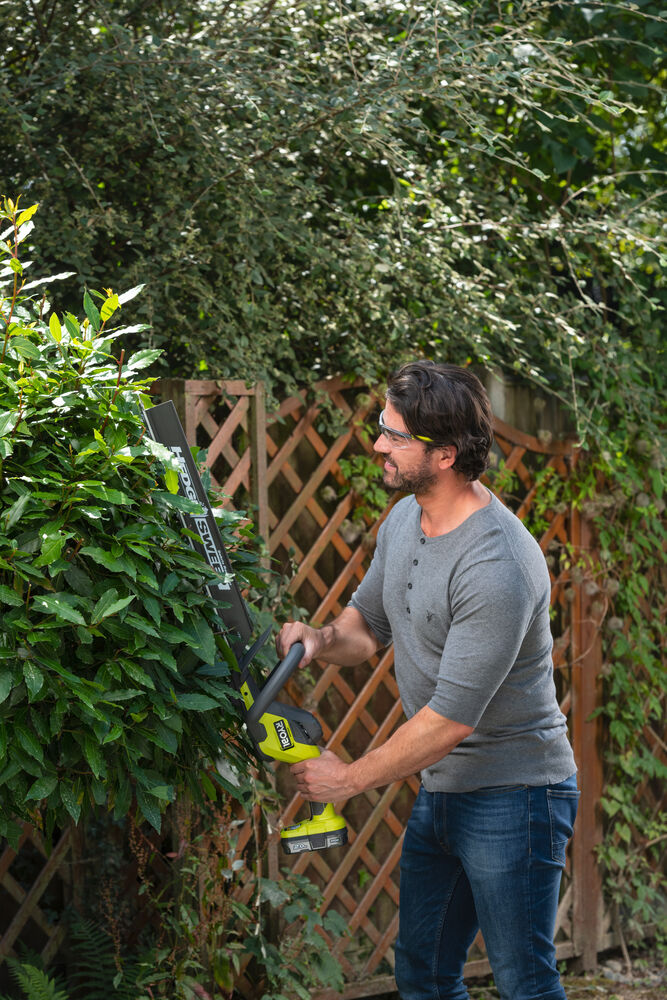 Кусторез RYOBI RY18HT50A-120 ONE+ (АКБ и ЗУ)