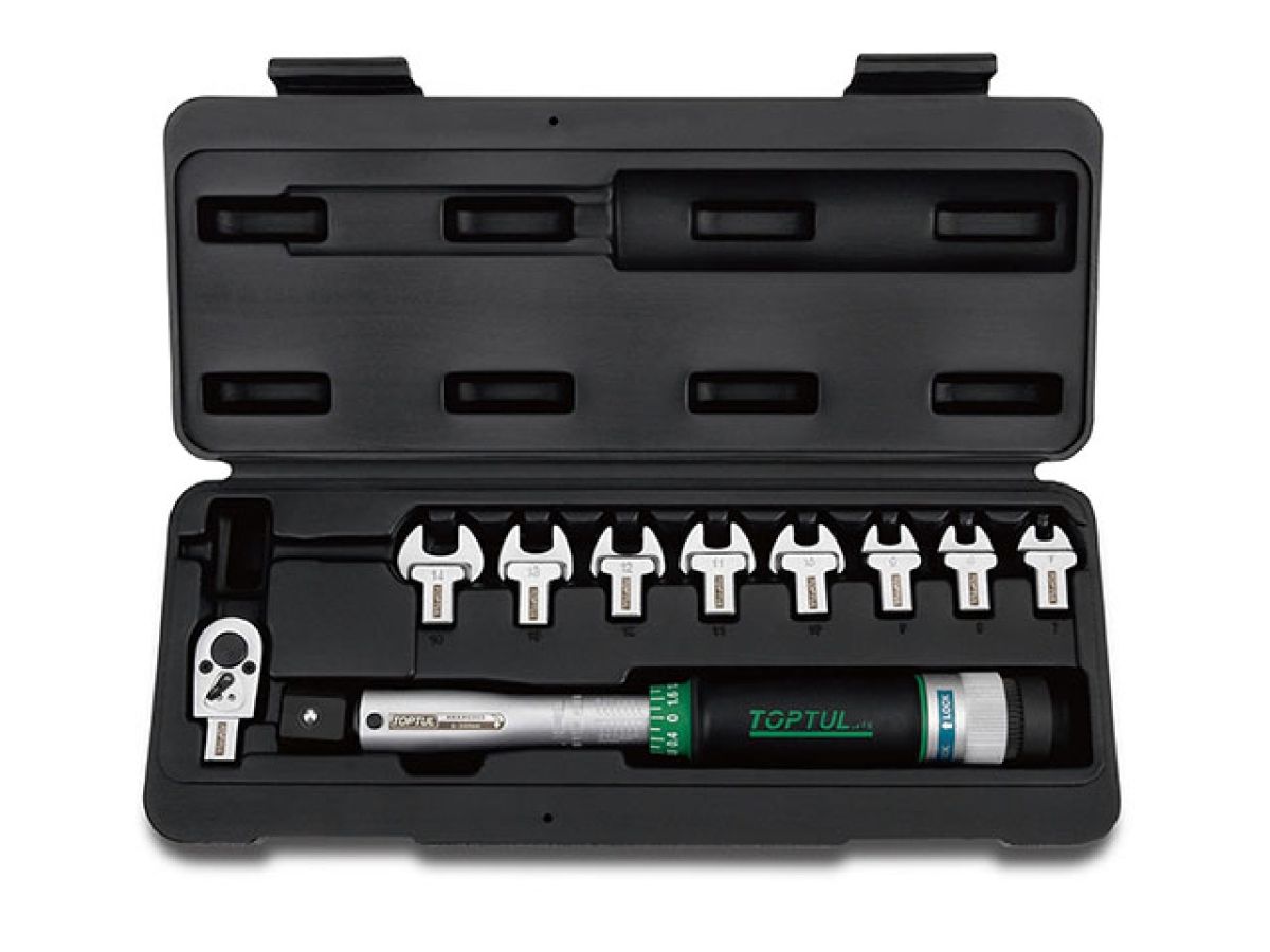 Ключ динамометрический 6-30 Нм 3/8" + рожковые насадки 7-14мм TOPTUL (GAAI1001)