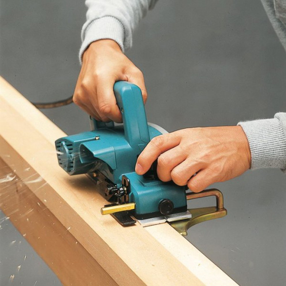 Рубанок электрический MAKITA 1911 B в кор.