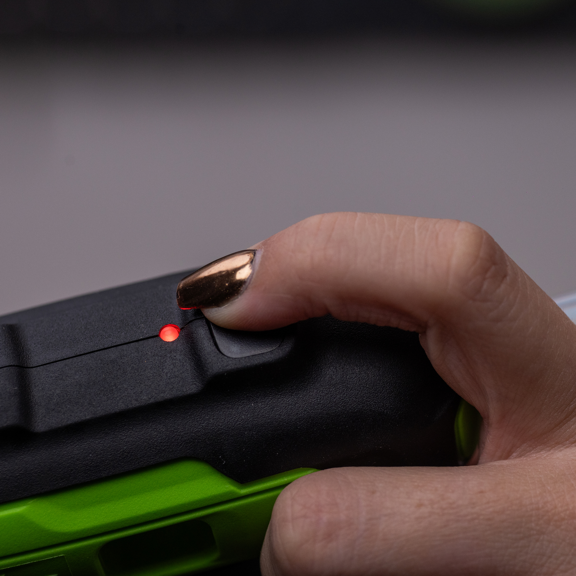 Пистолет клеевой аккумуляторный Greenworks G24GLG 24V (без АКБ и ЗУ)