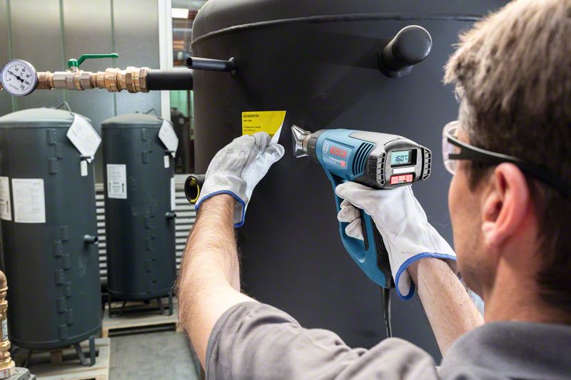 Технический фен BOSCH GHG 23-66 в чем. + набор сопл