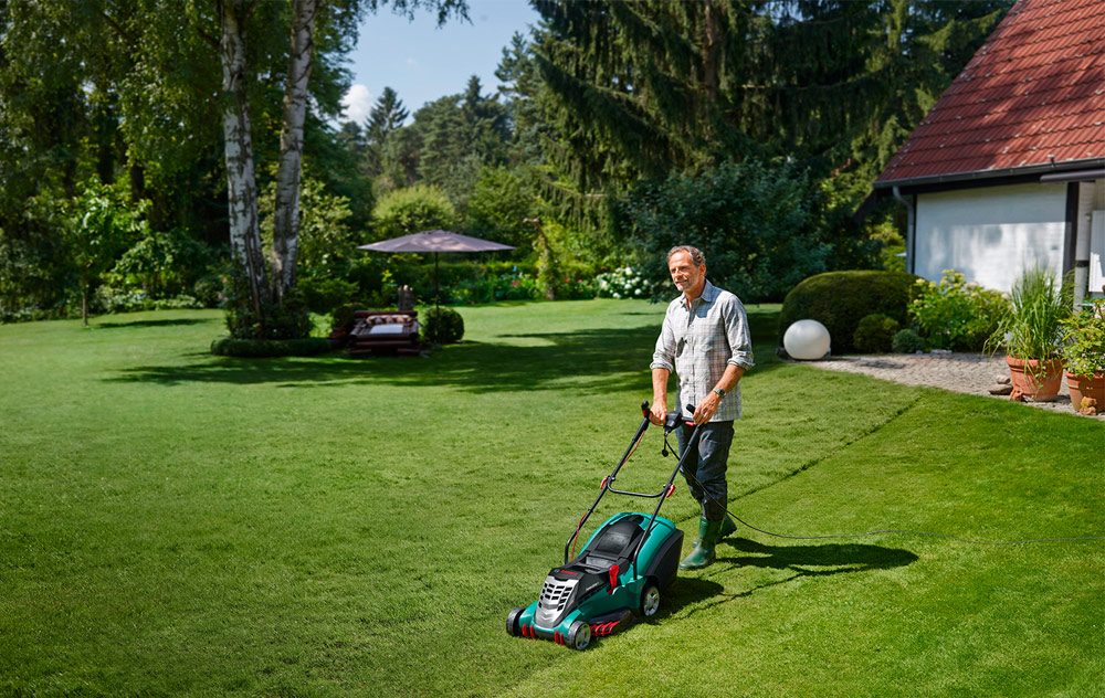 Электрическая газонокосилка  Bosch Rotak 37