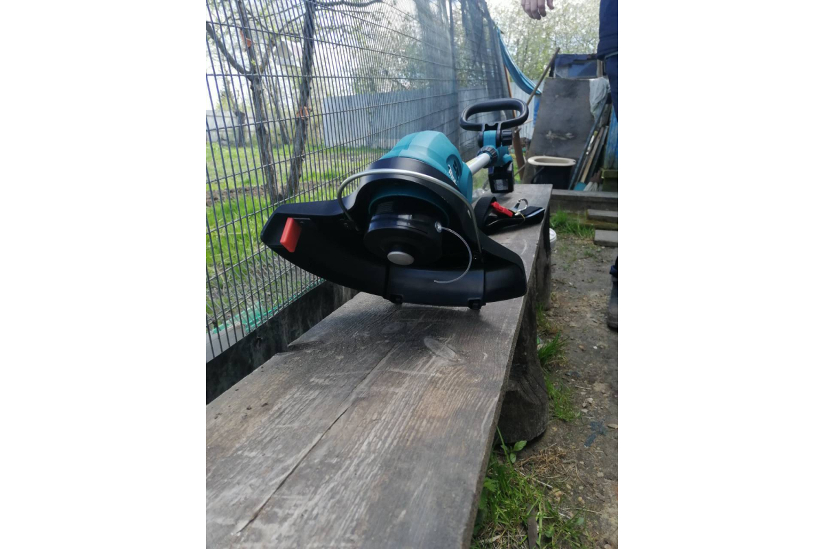 Триммер аккумуляторный MAKITA DUR 181 RF