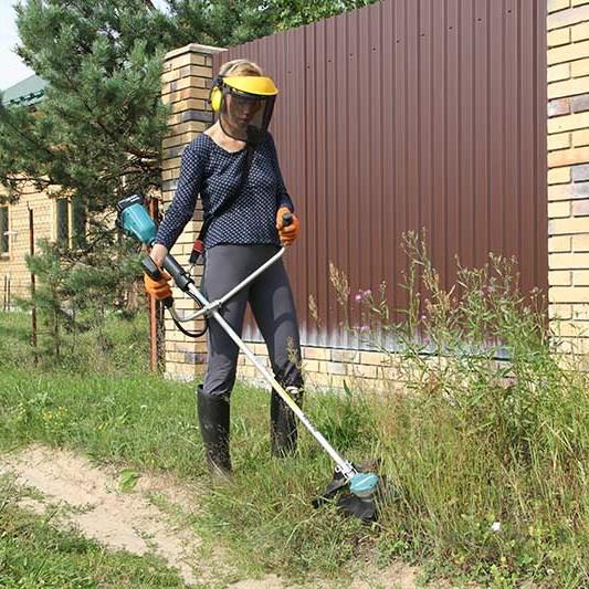 Триммер аккумуляторный MAKITA DUR 365 UZ + АКЦИЯ (BL1850B 2 шт.)