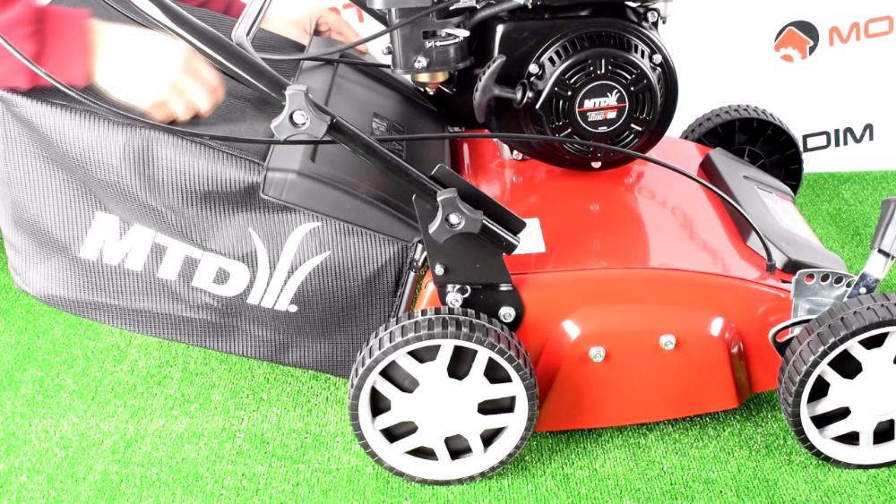 Бензиновый аэратор-скарификатор MTD Optima 38 VO