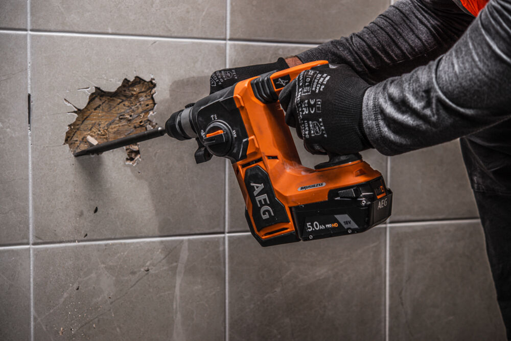 Перфоратор аккумуляторный AEG BBH 18BL2-0 (без АКБ и ЗУ)