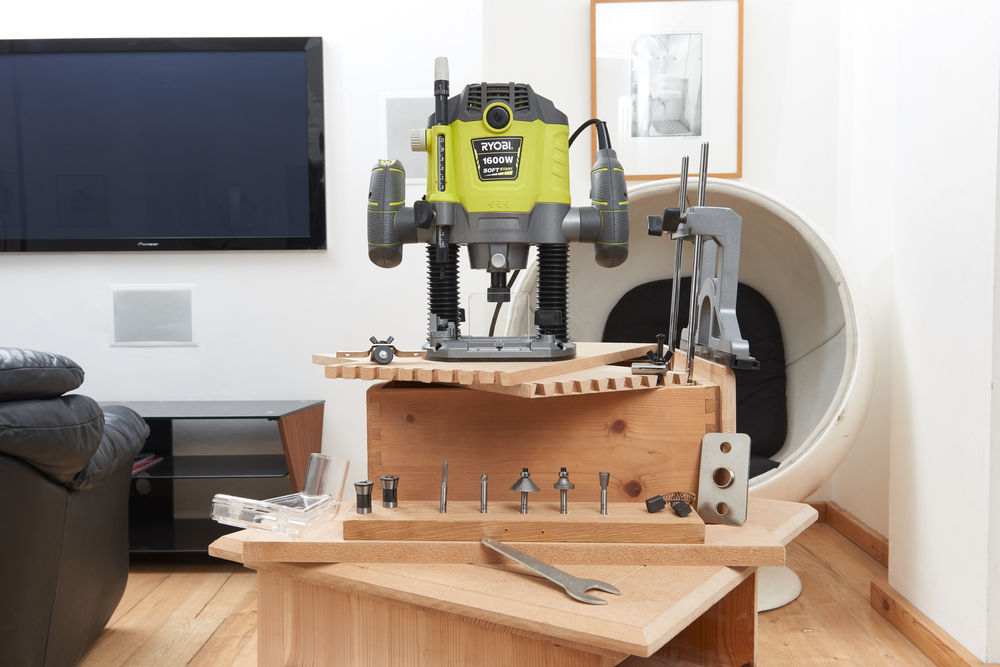 Фрезер RYOBI RRT1600P-K