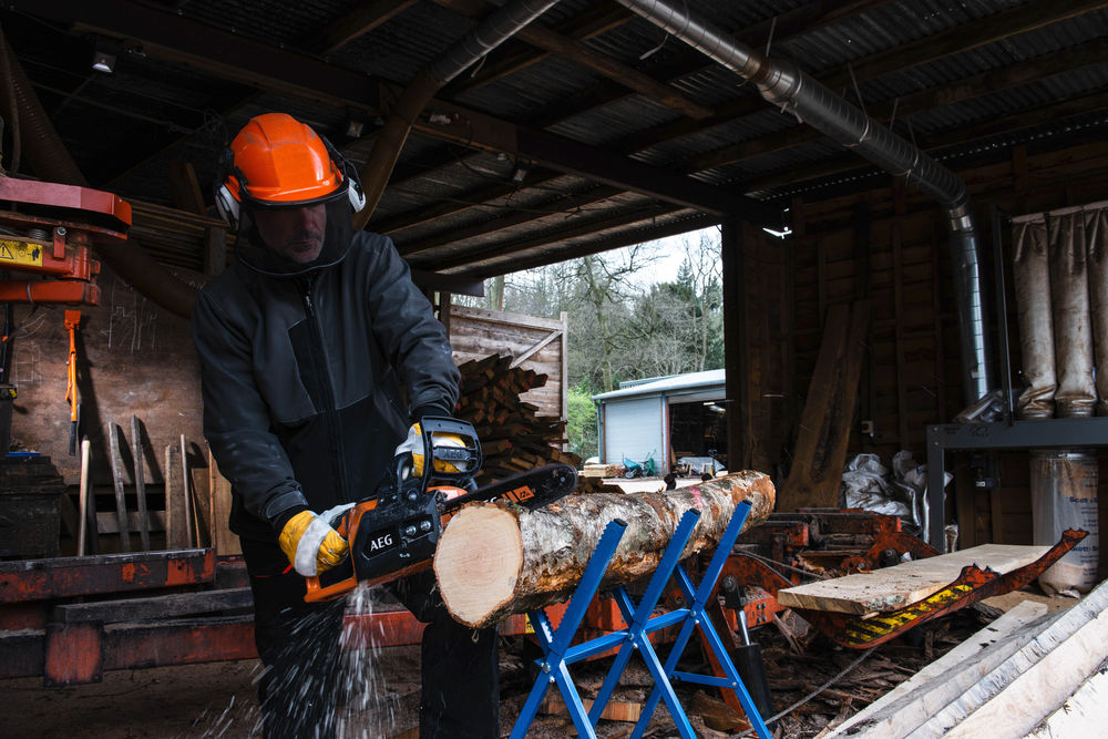 Пила цепная аккумуляторная AEG ACS18B30 (без батареи)