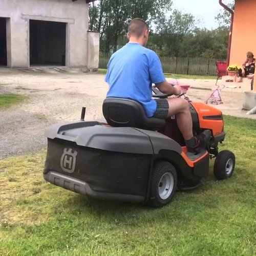 Садовый минитрактор Husqvarna TC 130