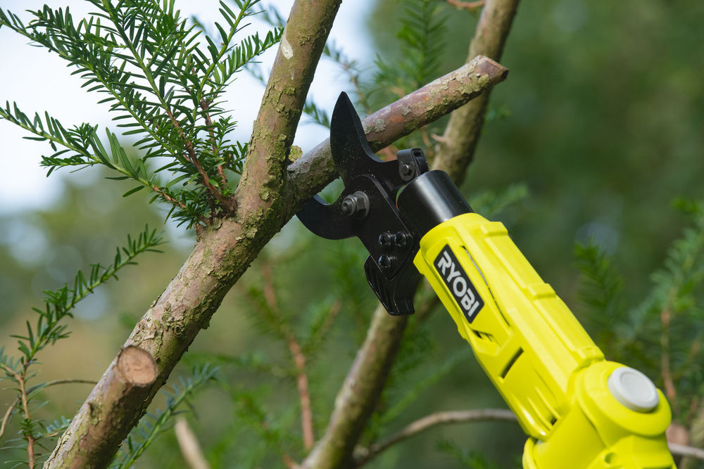 ONE + / Сучкорез RYOBI RY18PLA-0 (без батареи)