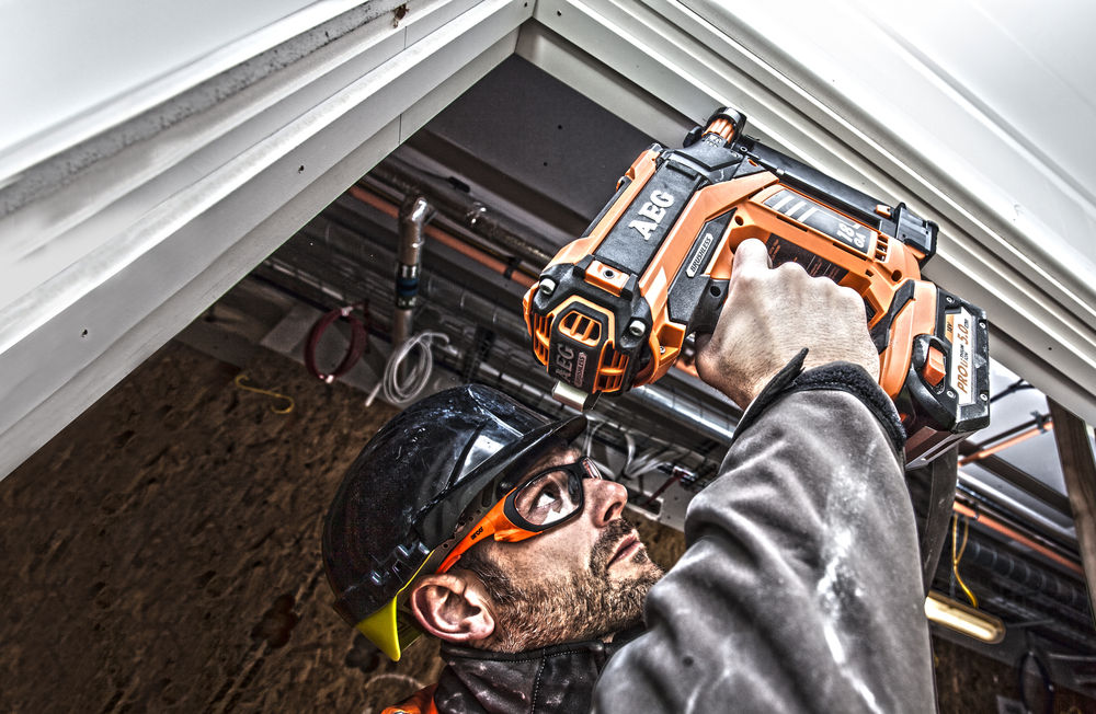 Пистолет гвоздезабивной электро-пневматический AEG B16N18-0 (без аккумулятора и ЗУ)