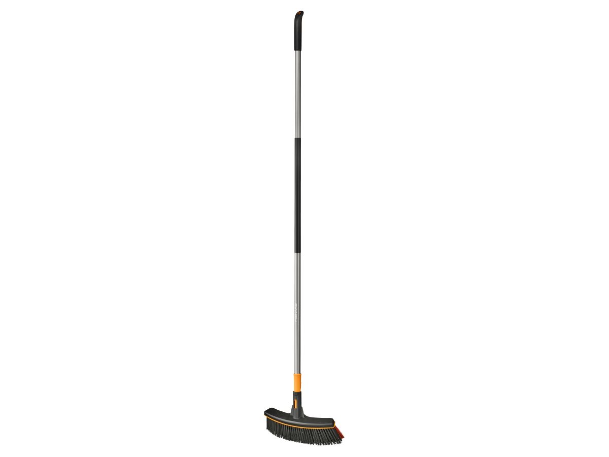 Метла для уборки FISKARS эргономичная (1077115)