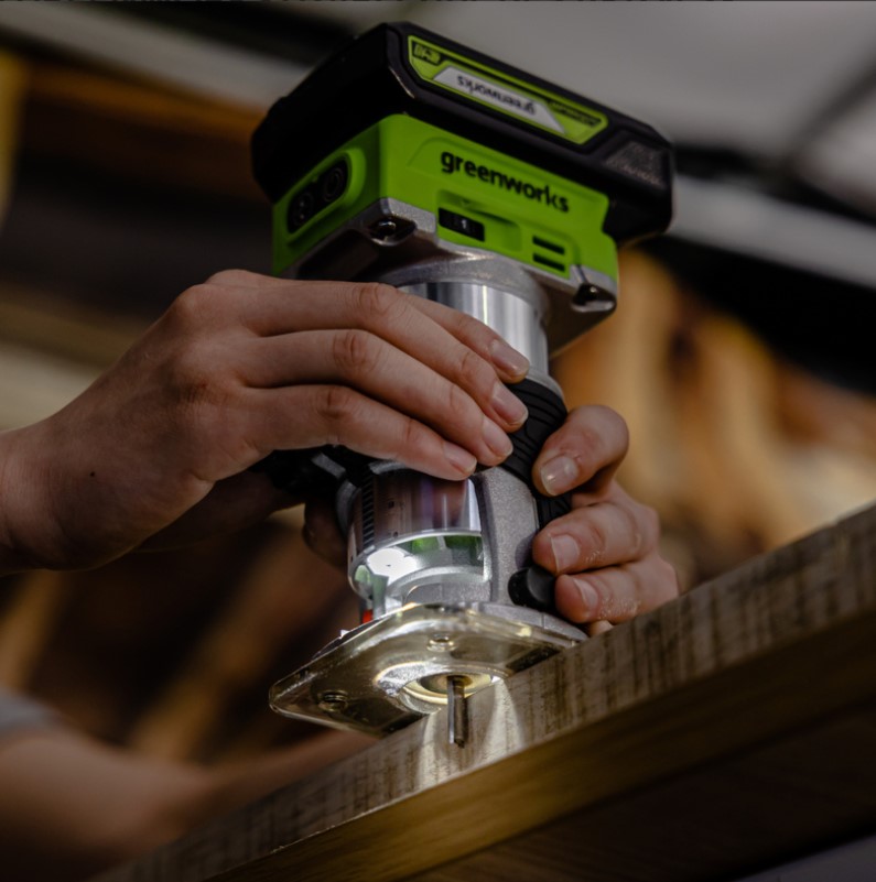 Фрезер аккумуляторный Greenworks G24RO 24В