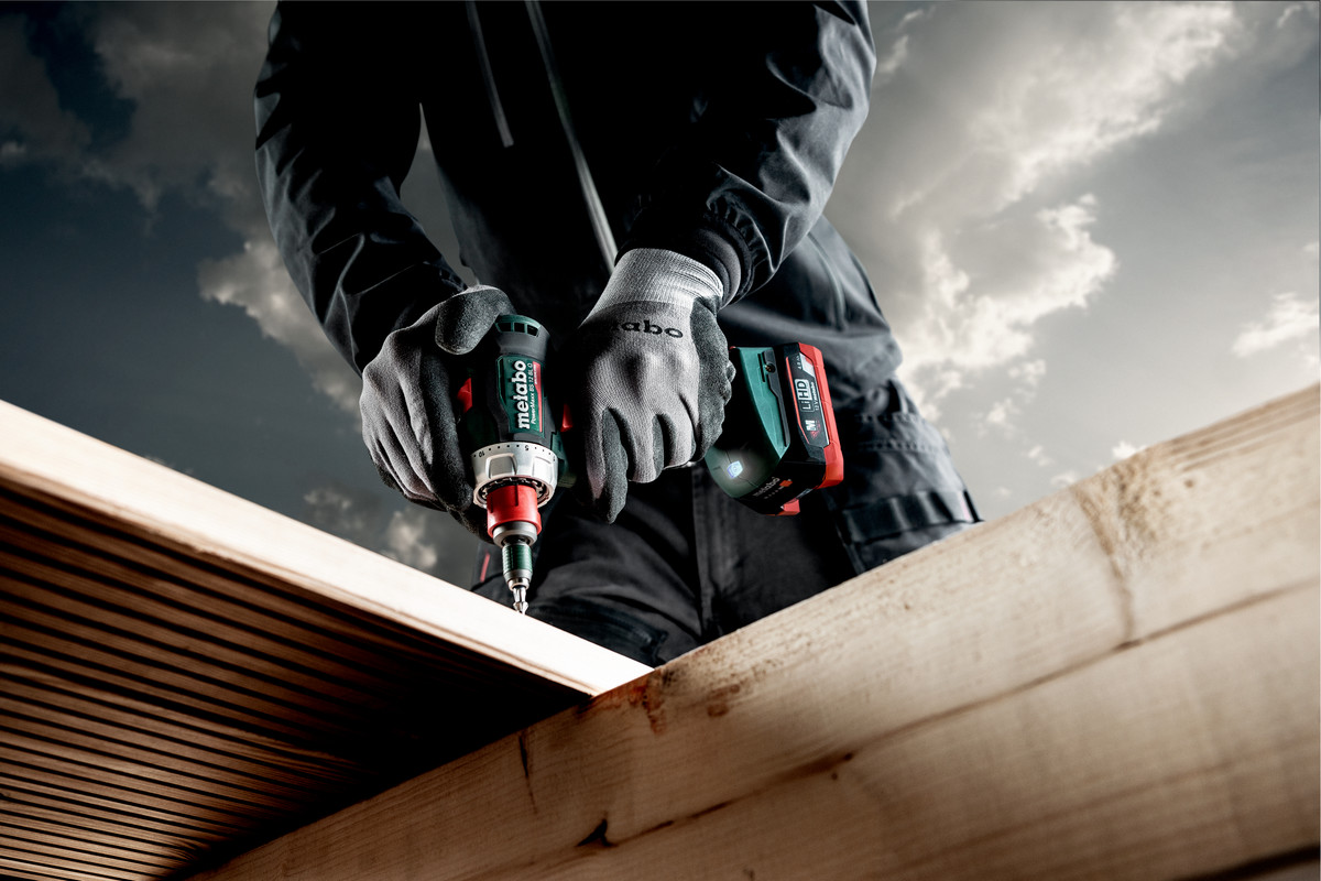 Аккумуляторная ударная дрель-шуруповерт Metabo Powermaxx SB 12 BL