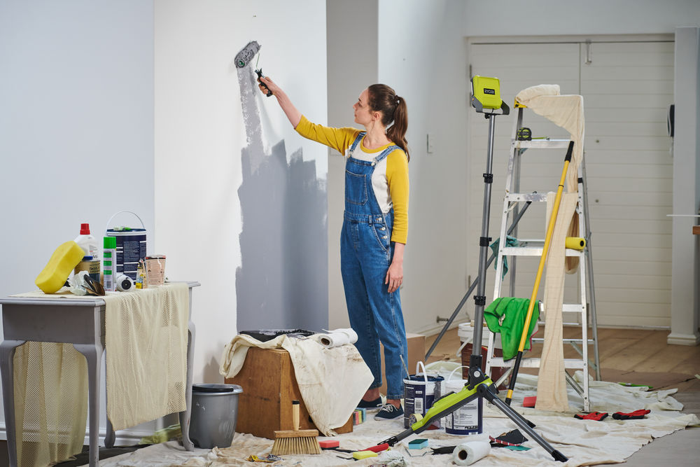 ONE + / Прожектор на штативе RYOBI R18TL-0 (без батареи)