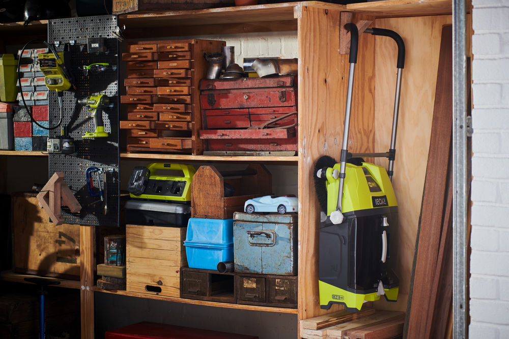 Аккумуляторная уборочная машина RYOBI R18SW3-0 (без батареи)