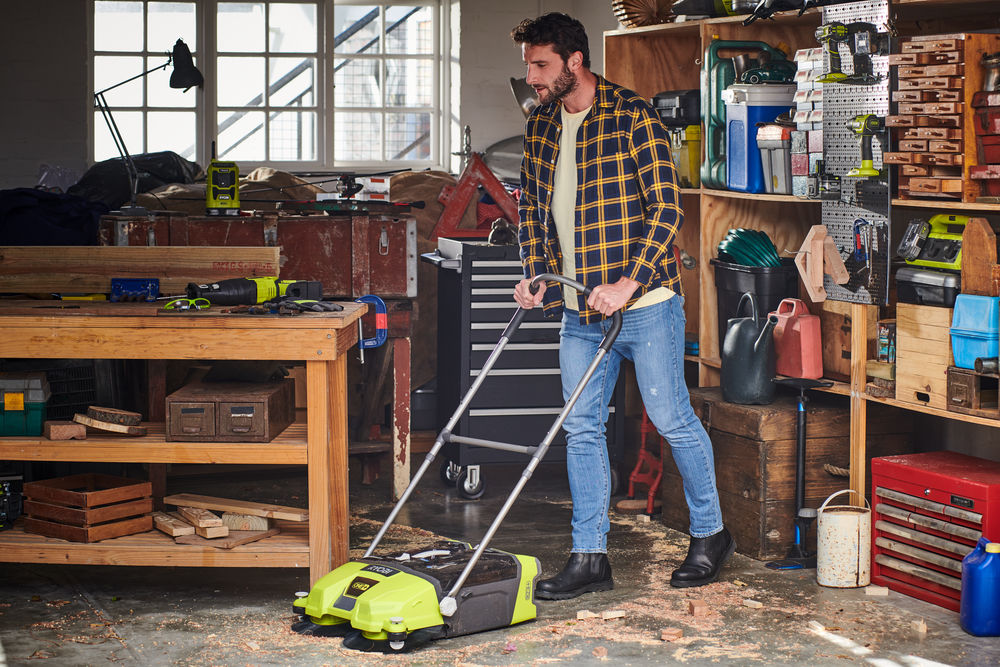 Аккумуляторная уборочная машина RYOBI R18SW3-0 (без батареи)