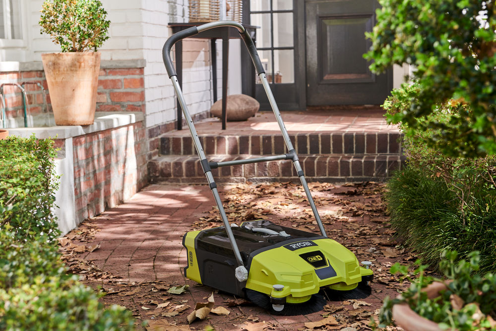 Аккумуляторная уборочная машина RYOBI R18SW3-0 (без батареи)