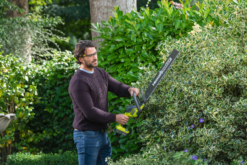 Кусторез RYOBI RY18HT50A-125 ONE+ (АКБ и ЗУ)