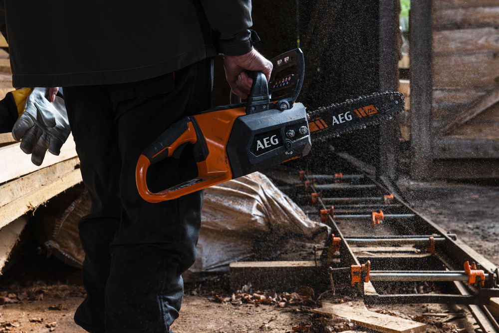 Пила цепная аккумуляторная AEG ACS18B30 (без батареи)