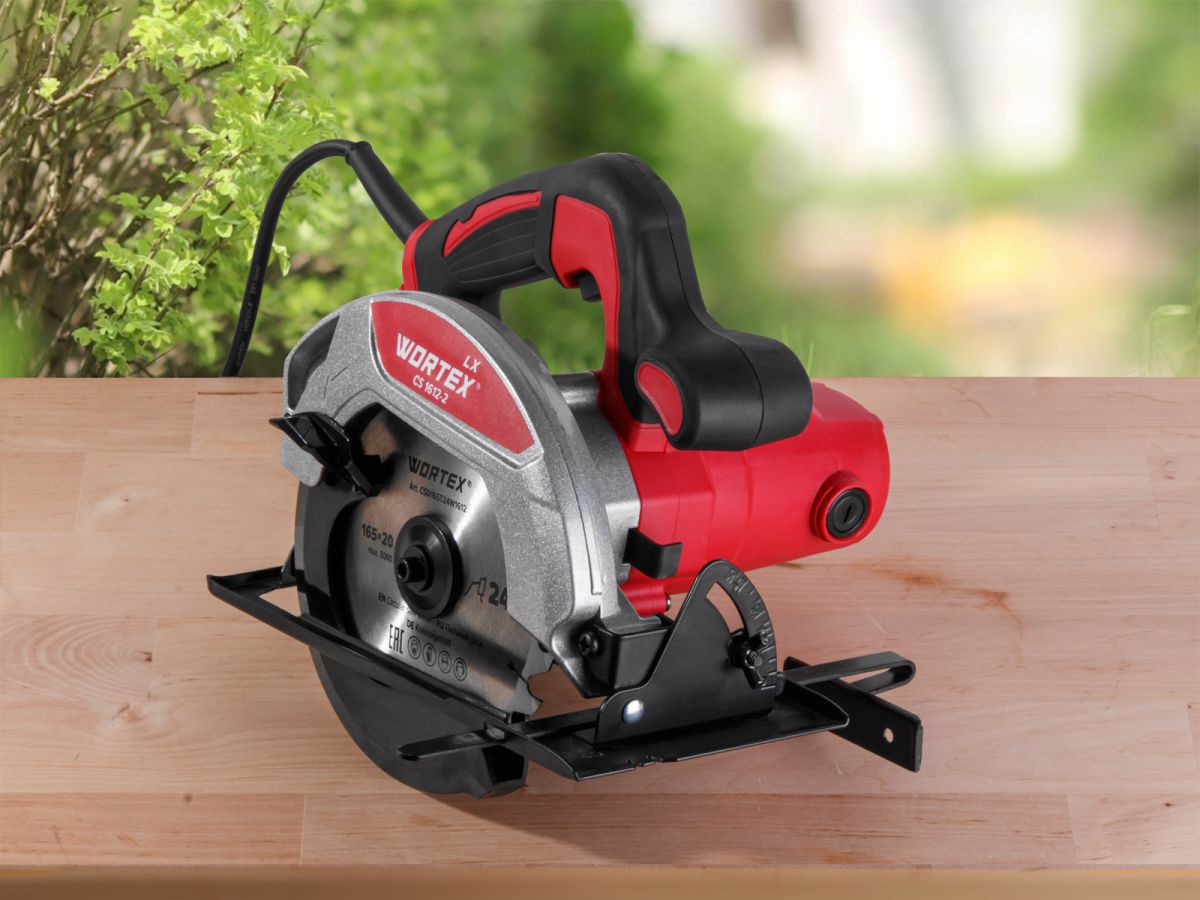 Циркулярная пила WORTEX LX CS 1612-2 в коробке