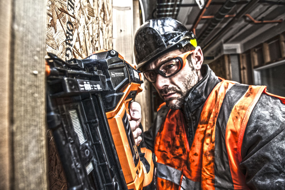 Пистолет гвоздезабивной электро-пневматический AEG B16N18-0 (без аккумулятора и ЗУ)