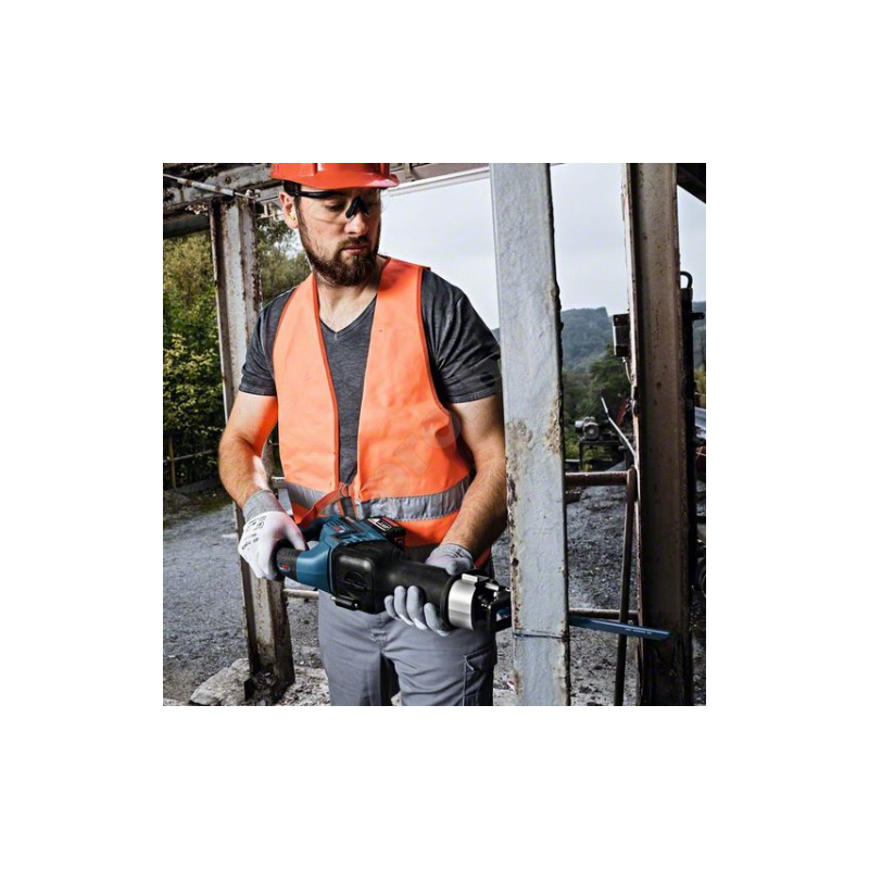 Аккум. сабельная пила BOSCH GSA 18V-32 в кор. + 2 пил. полотна + 2 аккумулятора ProCORE18 V + ЗУ