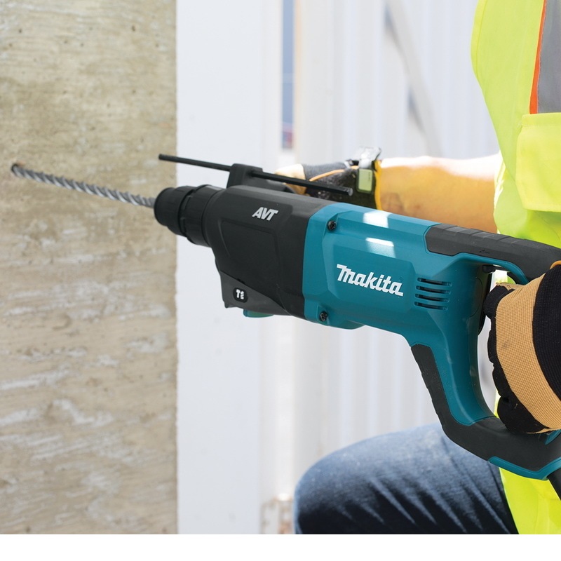 Перфоратор MAKITA HR 2641 в чем.