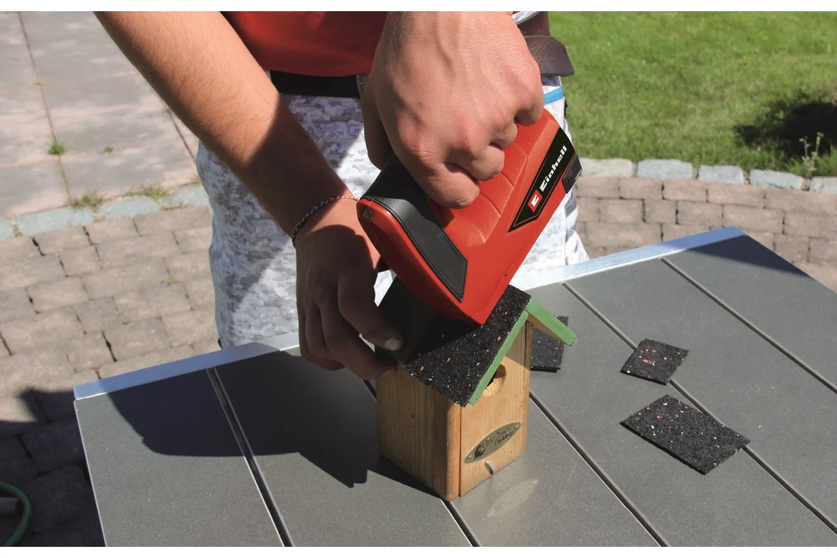 Аккумуляторный скобозабиватель Einhell TC-CT 3,6 Li