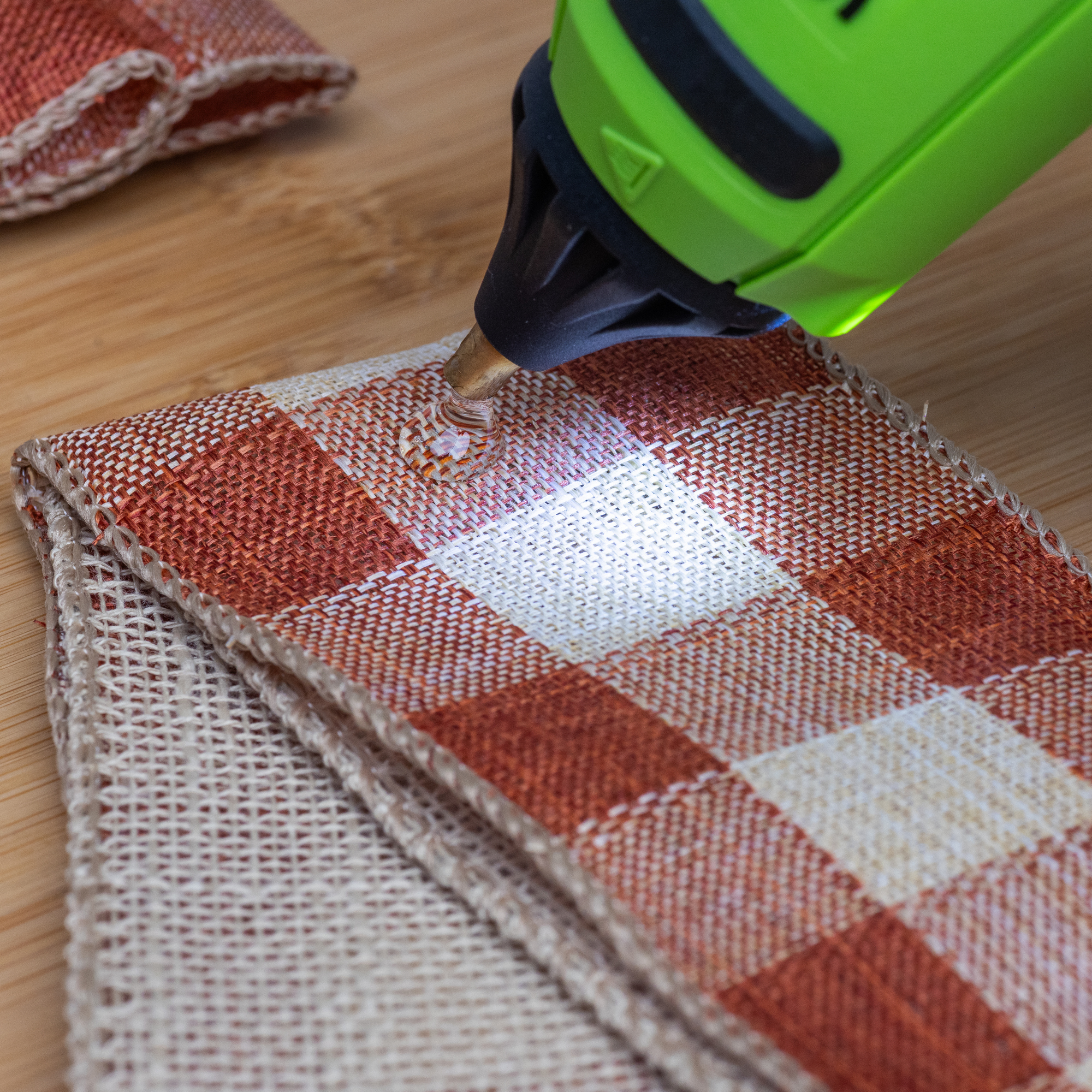 Пистолет клеевой аккумуляторный Greenworks G24GLG 24V (без АКБ и ЗУ)