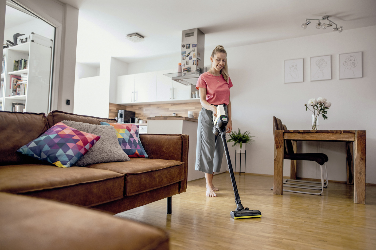 Аккумуляторный пылесос Karcher VC 4 Cordless myHome Pet