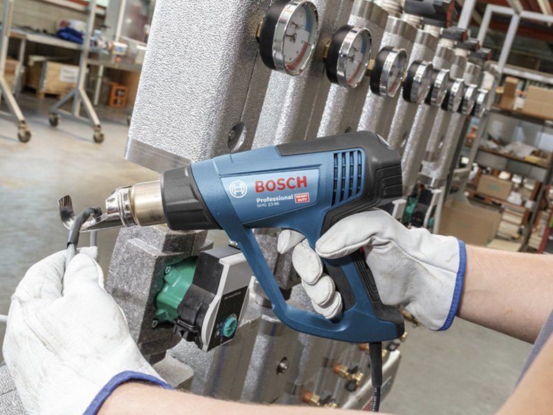 Технический фен BOSCH GHG 23-66 в чем. + набор сопл