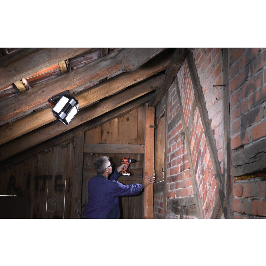 Фонарь светодиодный аккум. AEG BFL18X-0 (без батареи)